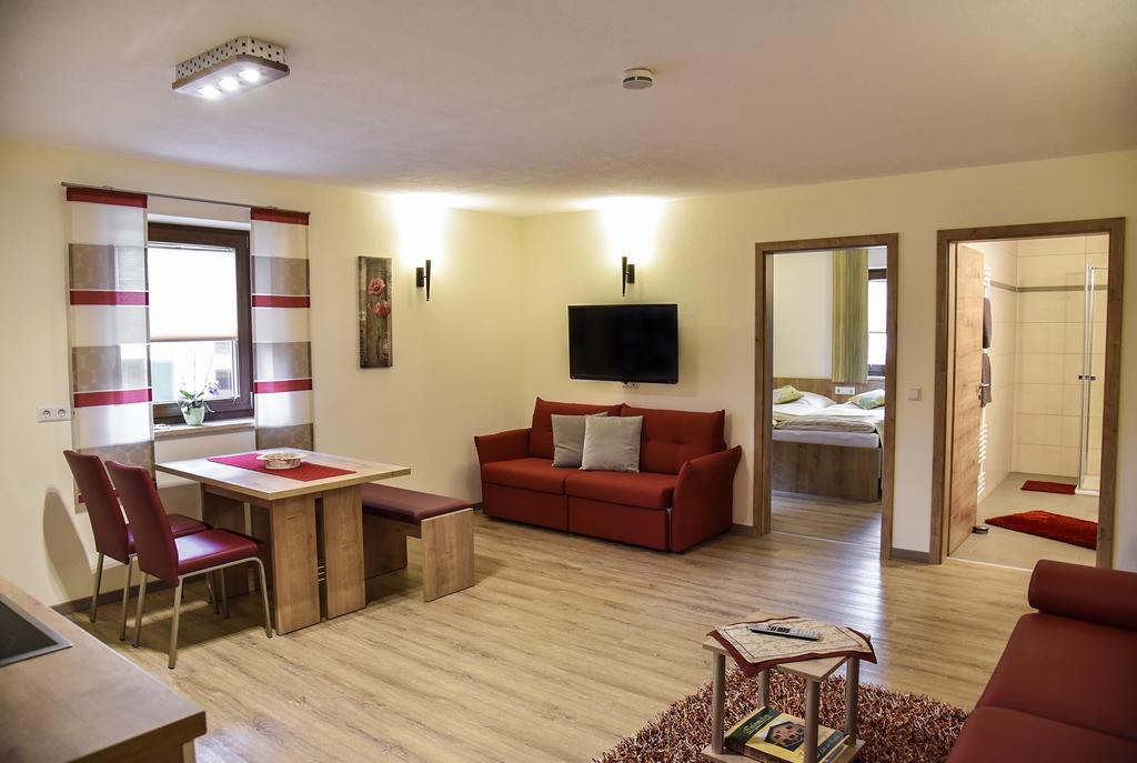 Landhotel Zum Adler Oberbechingen Bagian luar foto