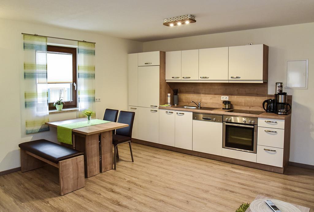 Landhotel Zum Adler Oberbechingen Bagian luar foto