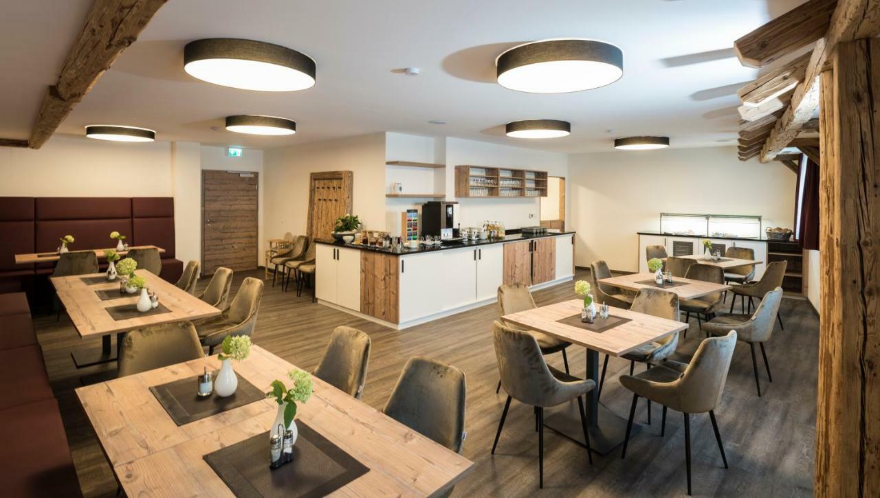 Landhotel Zum Adler Oberbechingen Bagian luar foto